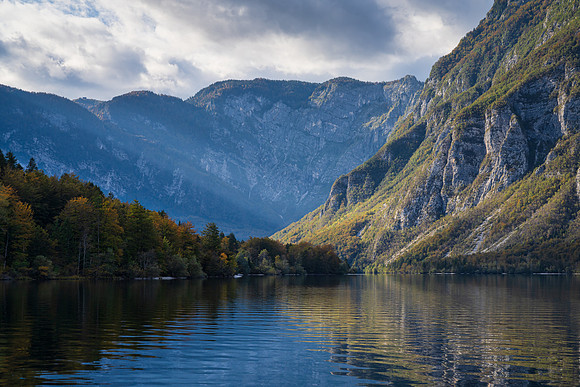 BON-Reflections-Lake-Bohinj-lightrays-Slovenia-Sunset - 1 October 2021 - 3:2